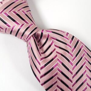 NWT Van Heusen Stain Resistant 100% Silk Tie, Geometric & Striped Pattern, Pink.